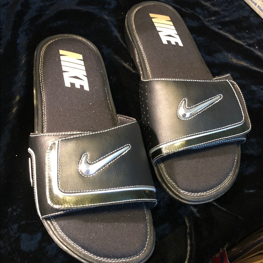 Nike Vintage Comfort Slides 2 Mens 12. Never Worn.